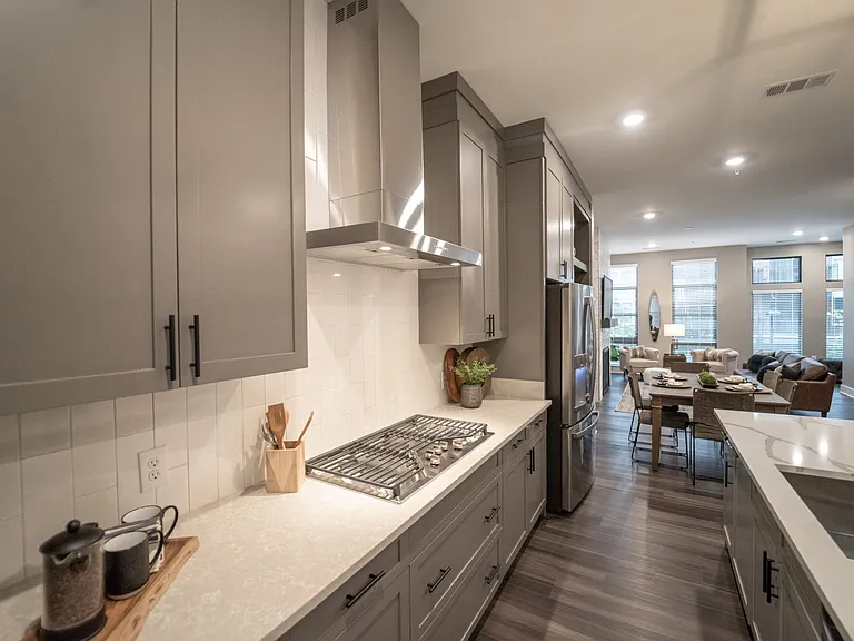 Chandler Residences — Photo 27