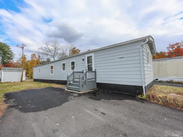 11 Bradford Drive, Litchfield, NH 03052