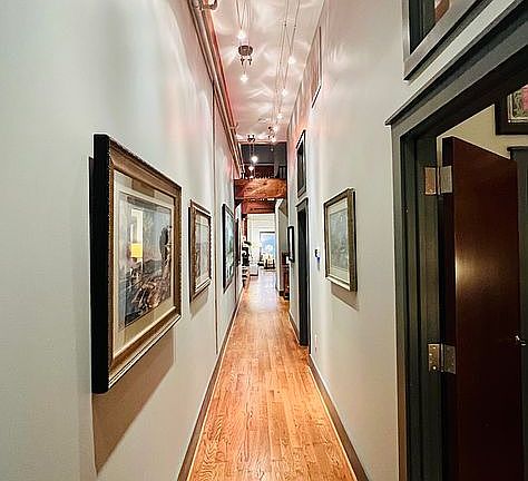 4th image of 402 S Gay St Suite 401
