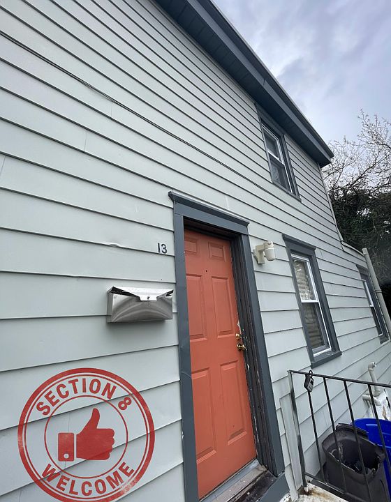 2nd image of 13 Courtland St Floor 2