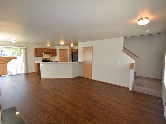 3rd image of 32804 42nd Ave S