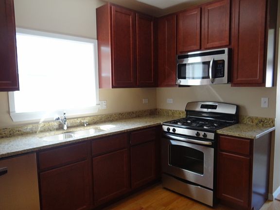 5th image of 2724 S Wesley Ave
