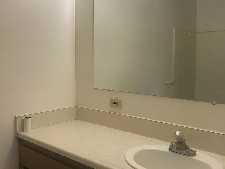 25380 Park Ave — Photo 14