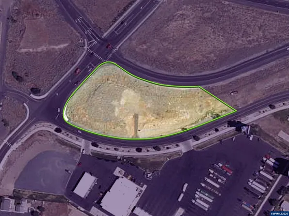 301 S Wanapum Dr, Moses Lake, WA 98837