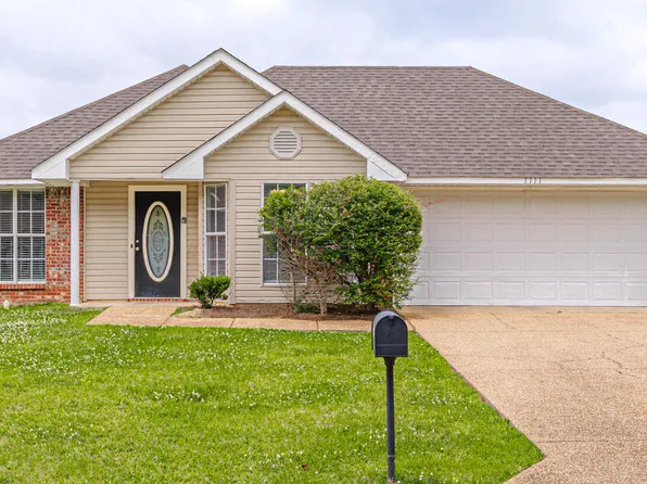 1111 Bullrun Dr, Jackson, MS 39272