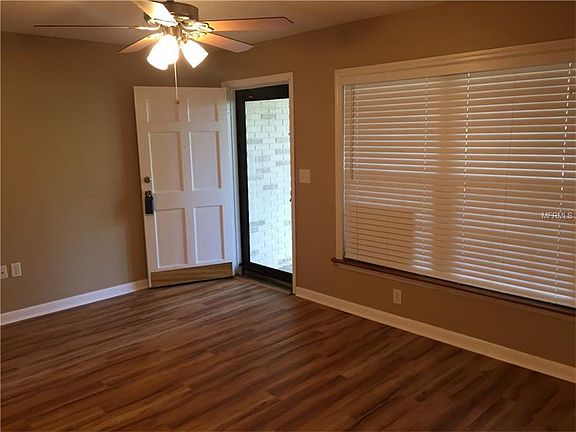 5th image of 4414 Faye Cir E