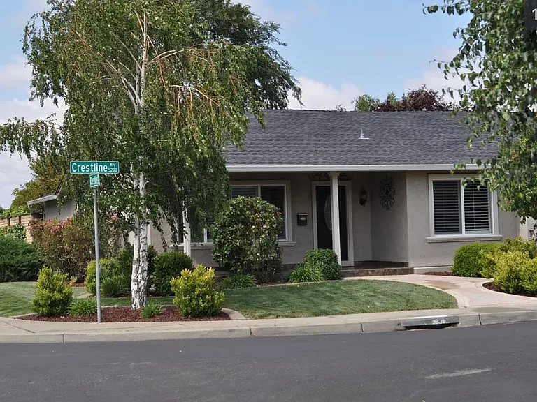 5202 Crestline Way — Photo 1