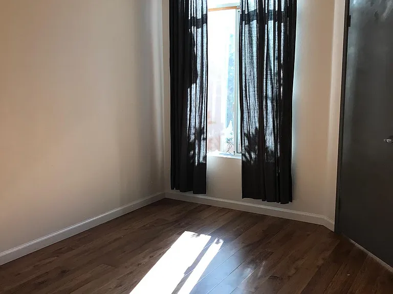 5550 Renaissance Ave #2 — Photo 8