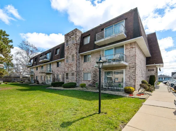 3237 S Manor Dr APT 114, Lansing, IL 60438