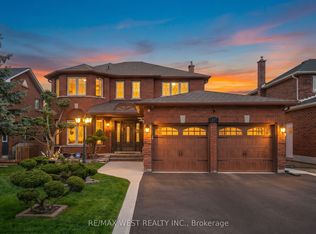 27 Golden Meadow Rd, Barrie, ON L4N7E6