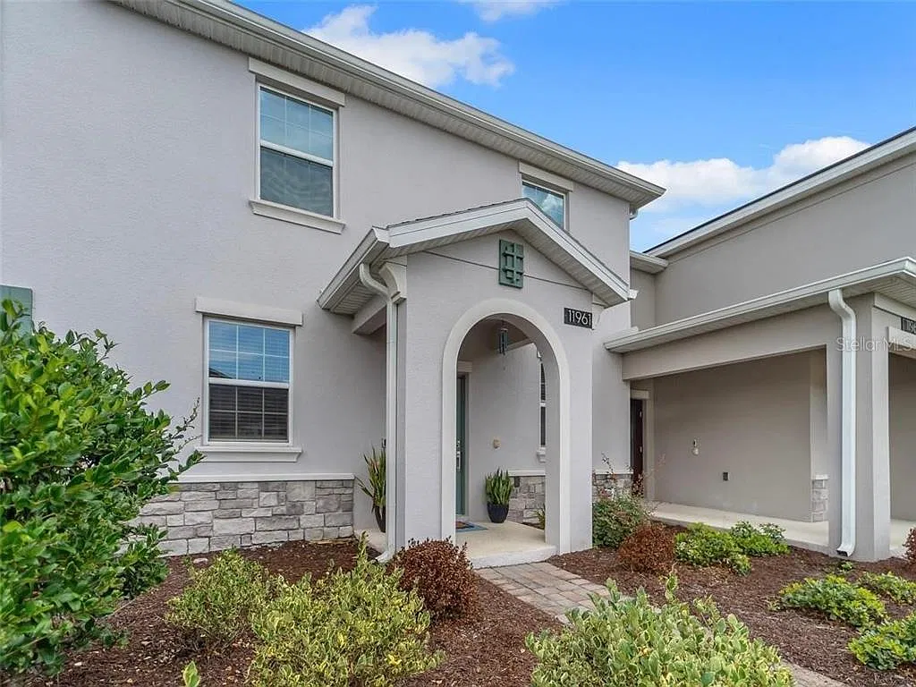 3 bed, 2.5 bath, 1636 sqft, $2,900 — Photo 3