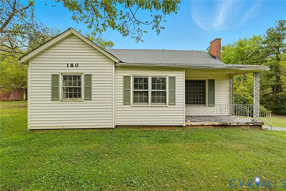 180 Hill Ave photo 1