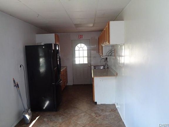 5th image of 221 Fenwick Dr