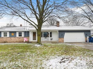2336 N Garden Ct, Jenison, MI 49428