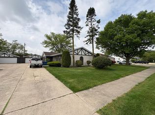 2624 44th St, Highland, IN 46322