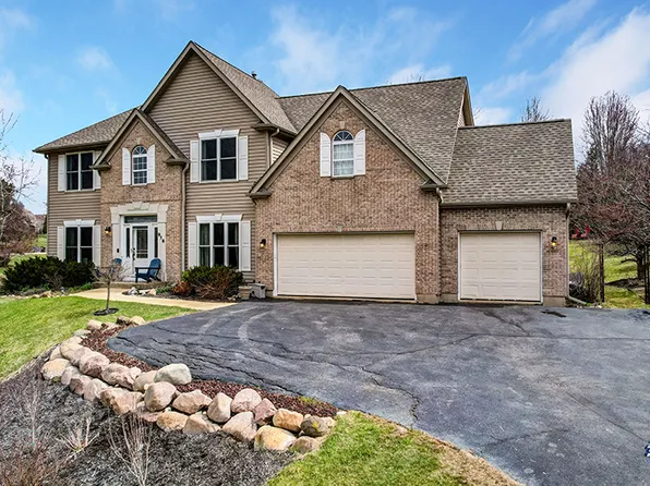 916 Silver Glen Rd, McHenry, IL 60050