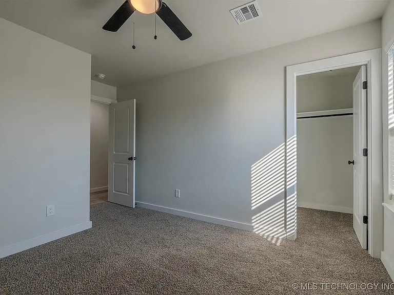 4119 W 57th St #B — Photo 15