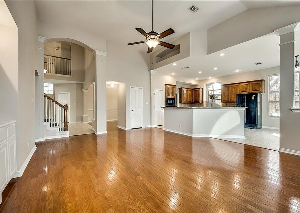 1st image of 3 Lake Glen Ct