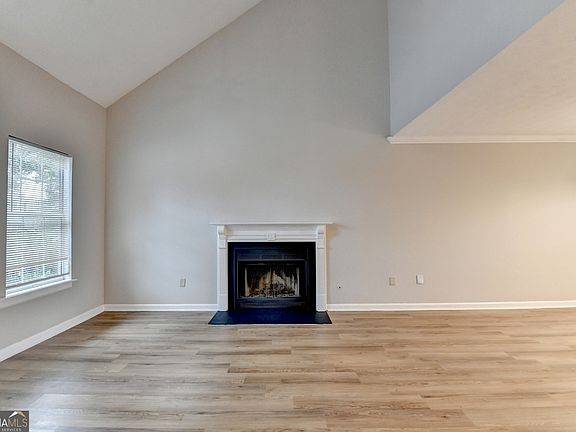 4th image of 2115 Glynmoore Dr