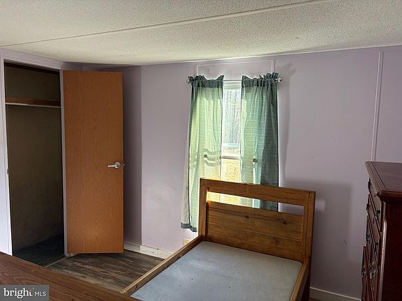 4th image of 1041 George James Loop