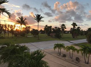 421 8th St, Key Colony Beach, FL 33051