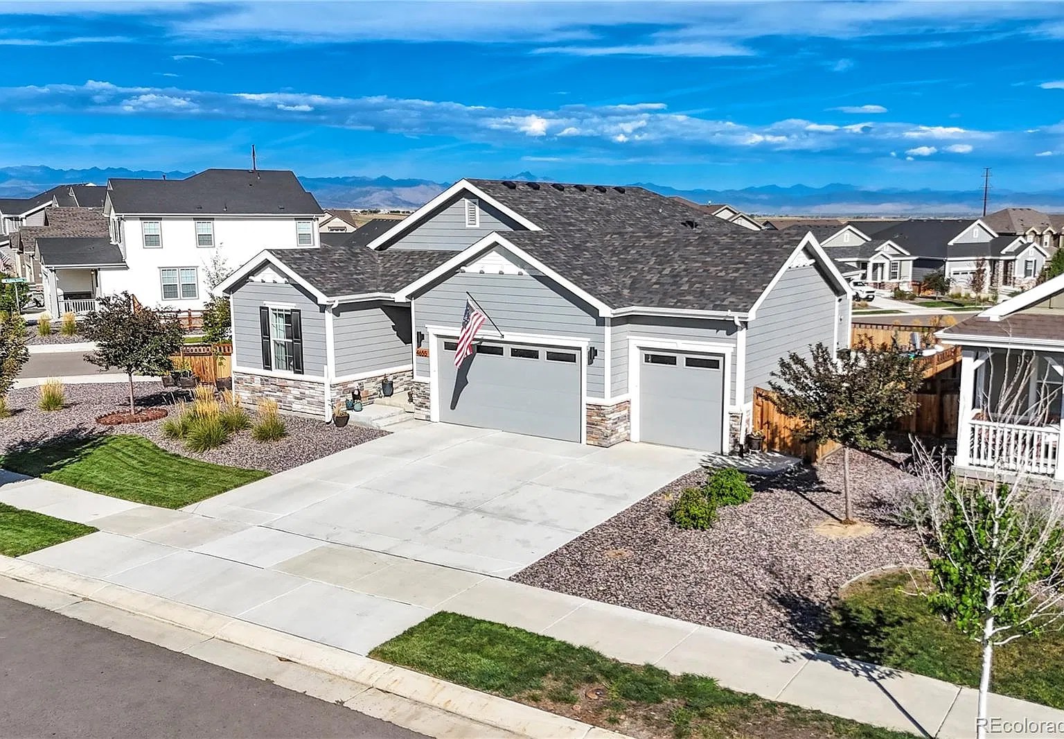 3 bed, 2.0 bath, 2079 sqft, $3,495 — Photo 1