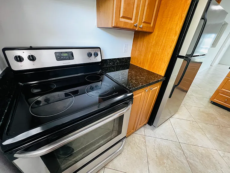 944 Bay Dr #12 — Photo 8
