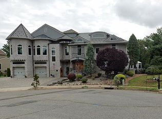 4 Jacqueline Ct, Edison, NJ 08820