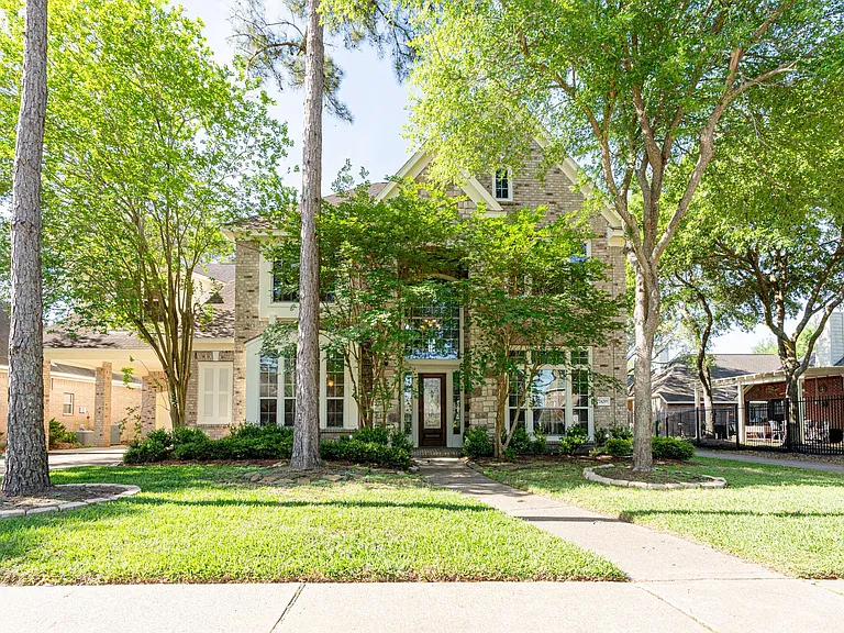 24319 Bay Hill Blvd — Photo 1