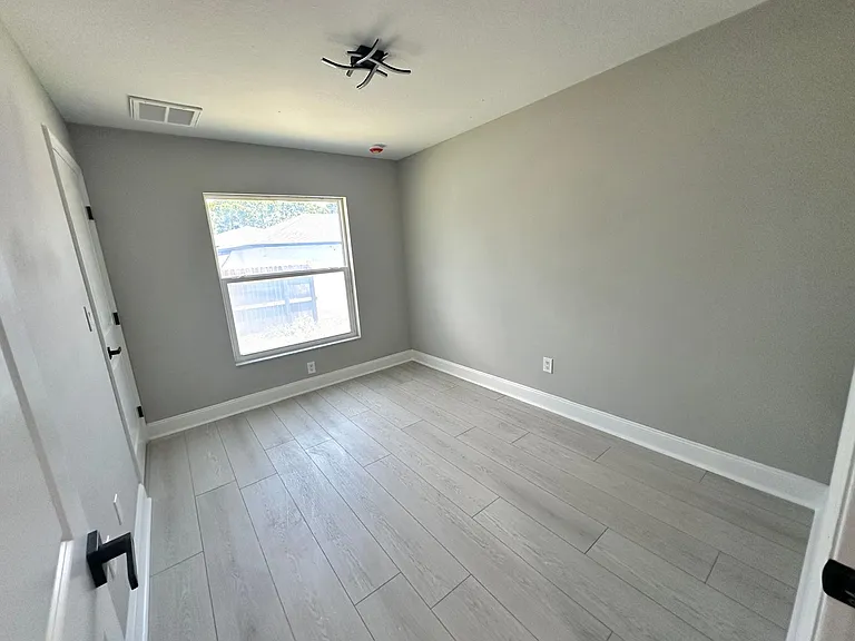 604 Lexington St — Photo 9