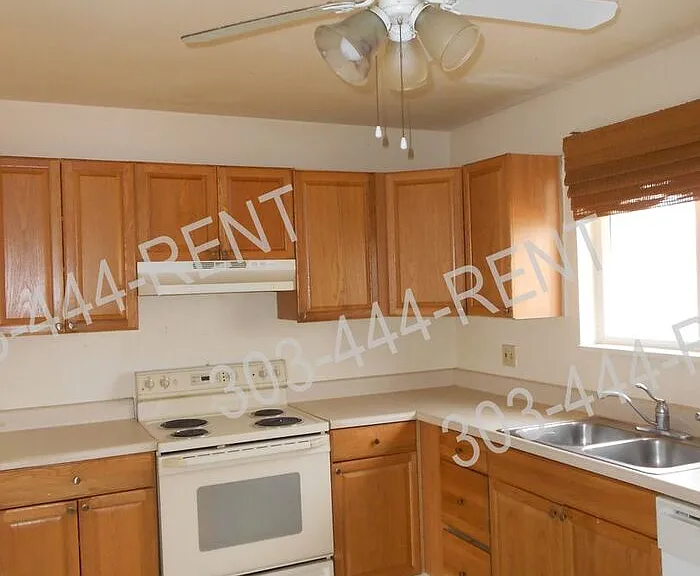 5545 Zion Ct — Photo 2