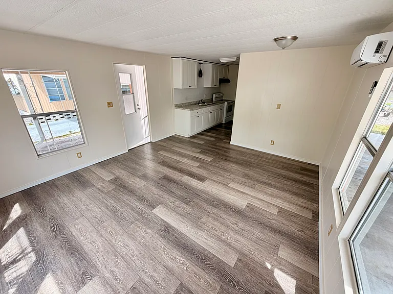 126 Linda Dr — Photo 5