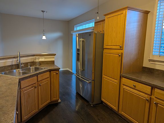 5th image of 2852 N Greenwood Ave