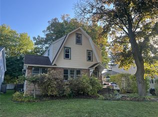 367 Barry Rd, Rochester, NY 14617