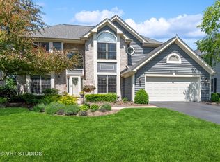 25W790 Deerpoint Dr, Wheaton, IL 60187