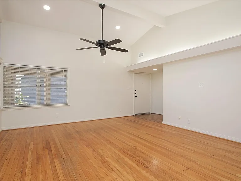 4609 Kinglet St — Photo 10