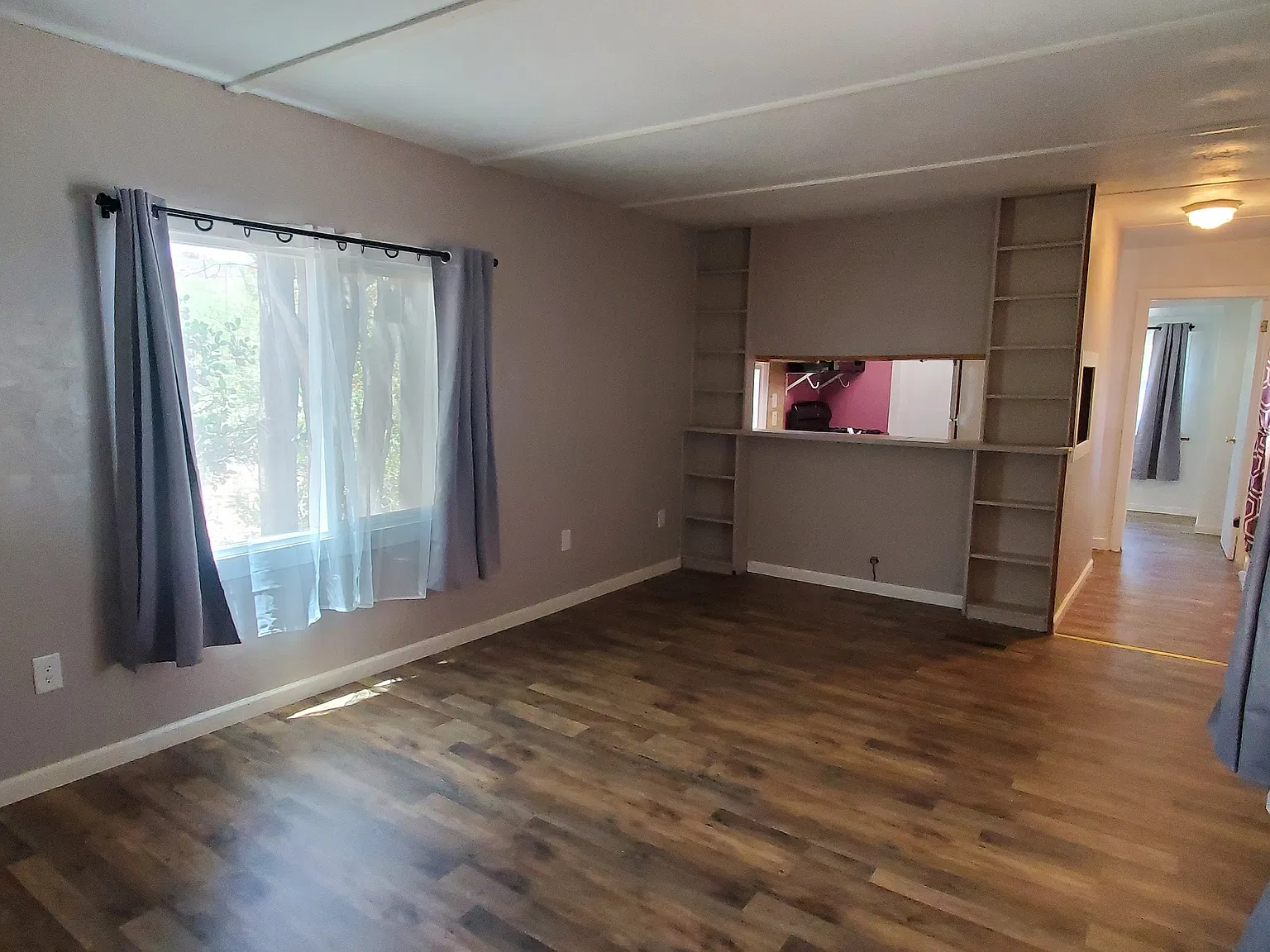 3 bed, 750 sqft, $1,295 — Photo 1