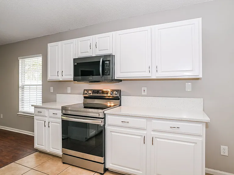 8237 Abbeyfield Dr — Photo 6