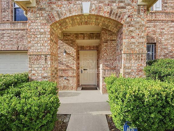 4th image of 526 Remington Lodge Ct