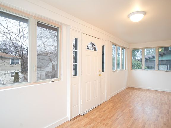 4th image of 135/137 Division St