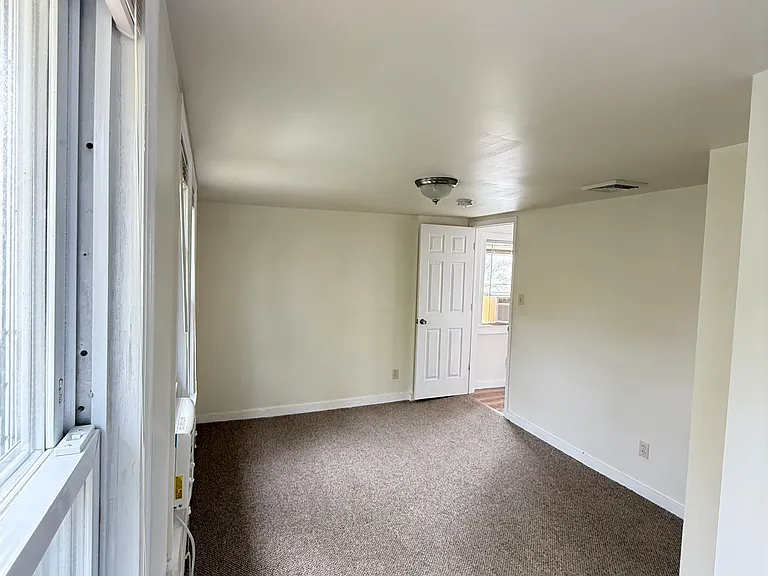 15 Albany St #4 — Photo 11