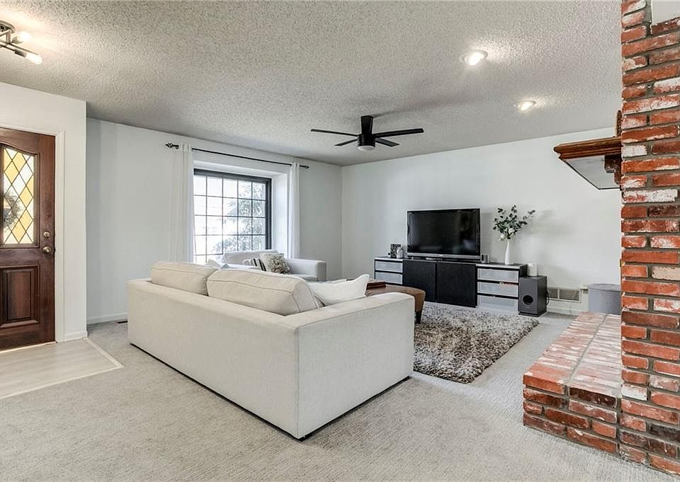 7415 W 74th St, Overland Park, KS 66204 | Zillow