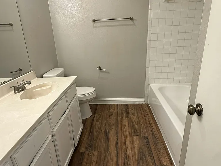 816 Betty Ct #B — Photo 11