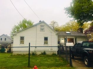 31 Hayes St, Acushnet, MA 02743