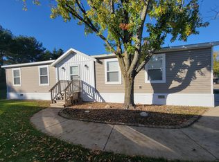 1139 Maple Leaf Ln NW, Grand Rapids, MI 49534