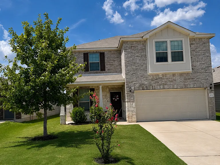 400 Bedford Falls Ln — Photo 1