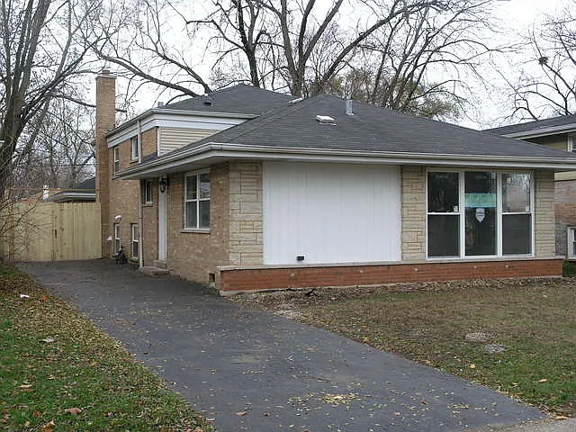 14608 Dante Ave photo 1