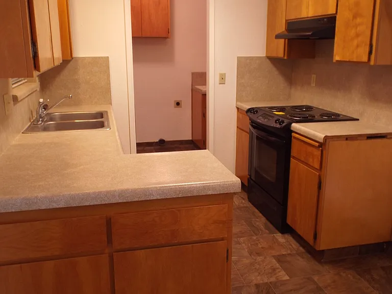 0665 - 965 Cyndi Cir — Photo 5