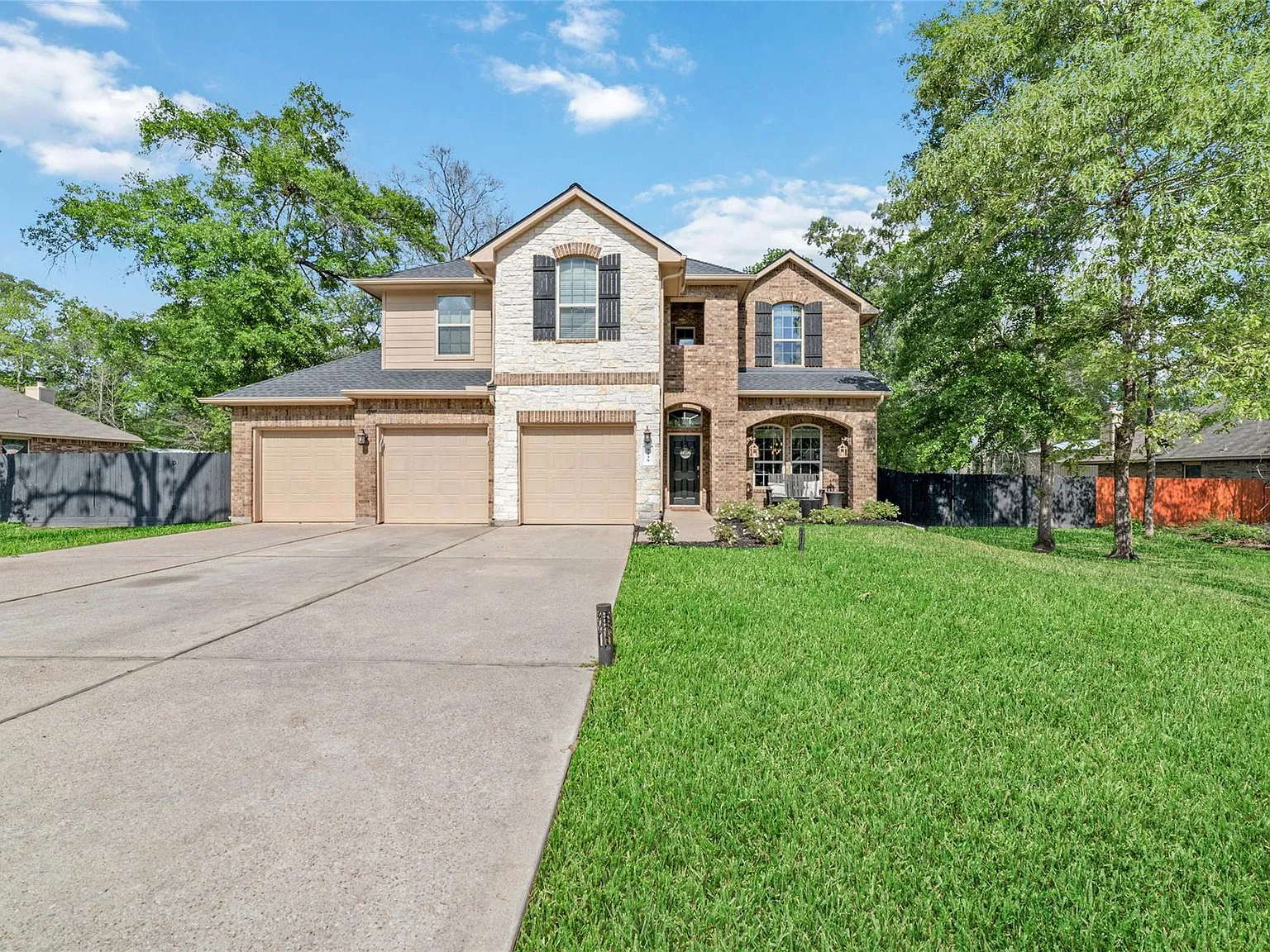 4 bed, 2.5 bath, 2281 sqft, $2,650 — Photo 1