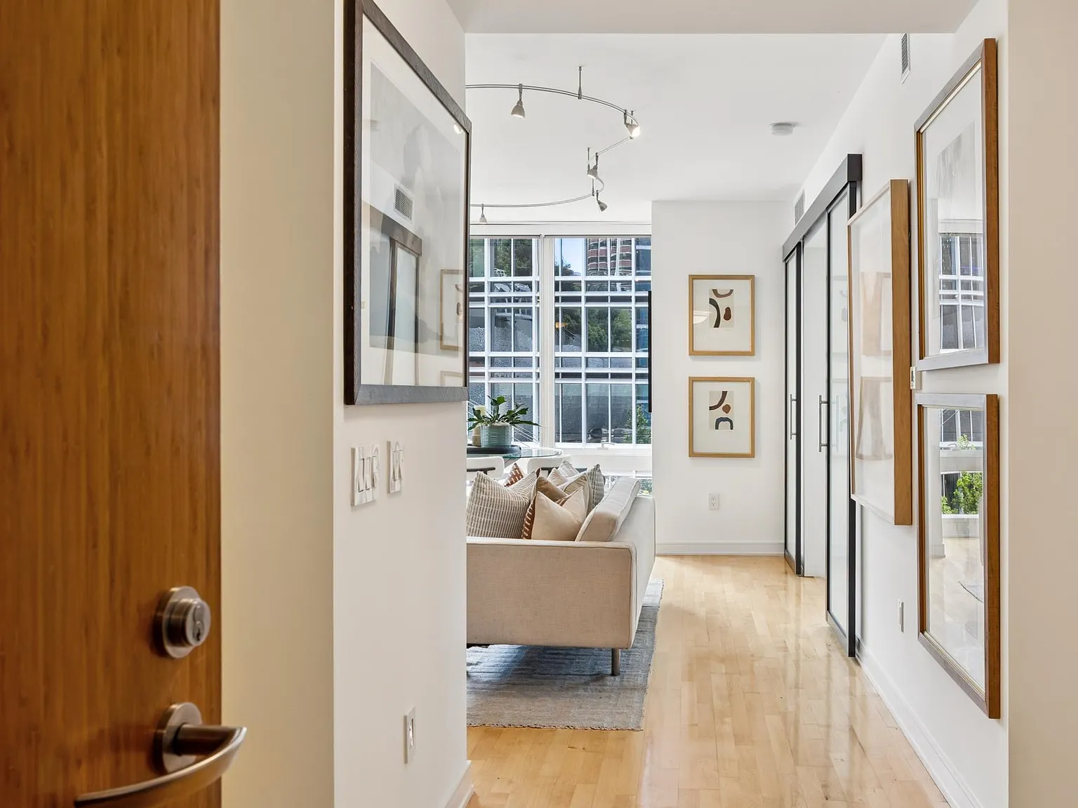1 bed, 773 sqft, $5,600 — Photo 1
